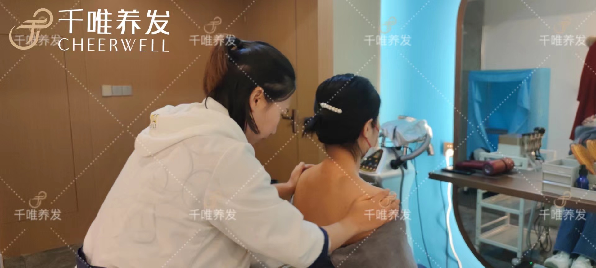 带娃崩溃到头发狂掉？看90后宝妈如何娃娃头发两头抓！